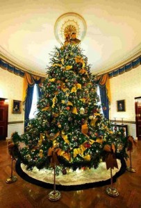 White Interior Design Ideas for Christmas: Christmas Tree And Interior