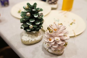 DIY: Miniature Pinecone Christmas Tree