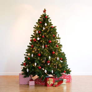 DECORATING A CHRISTMAS TREE