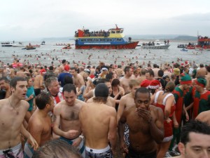 File:Christmas day swim,