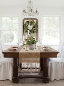 Dining in white and green on Christmas